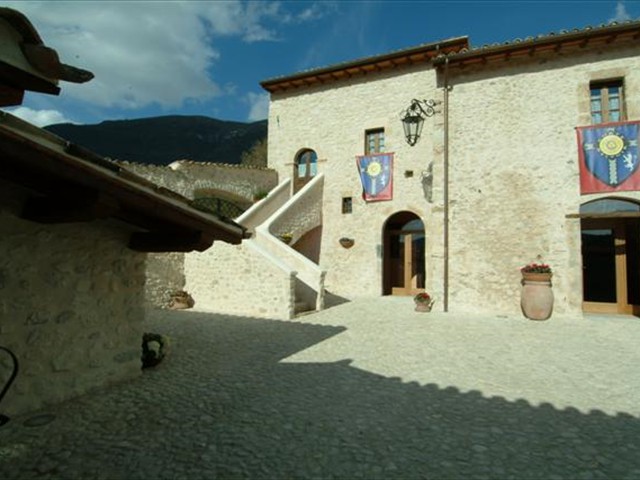 dimora_storica_umbria_fuori