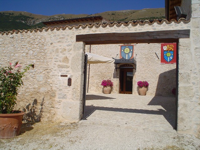 MAIN ENTR